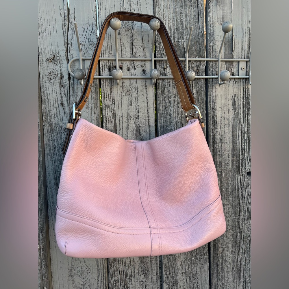Coach Large pebbled leather Hobo bag in soft pink. - Picture 3 of 17